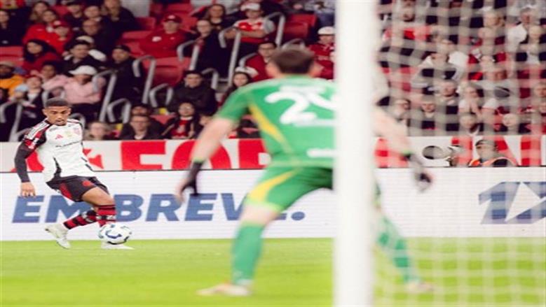 فلامنجو يتصدر بطولة الدوري البرازيلي بفوزه بثلاثية على إنتر ناسيونال