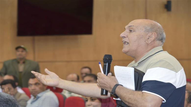 اجتماع محافظ بورسعيد مع المزارعبن