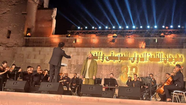 علي الحجار يبدأ الليلة السابعة من مهرجان القلعة بأغنية «المال والبنون»