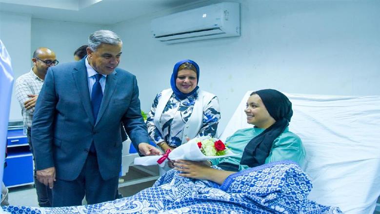 7 صور لمصابات حادث غرق أبو تلات من داخل المستشفى.. محافظ الإسكندرية زارهن