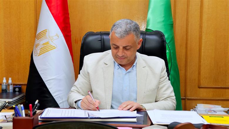 محافظ الإسماعيلية يعتمد تنسيق المرحلة الثانية للقبول بمدارس الثانوية العامة والفنية 
