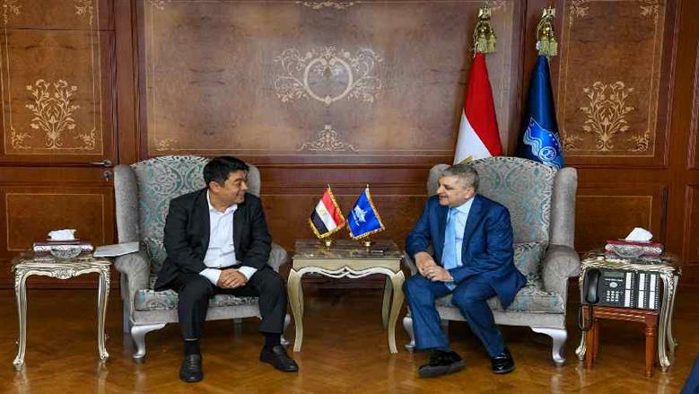 «قناة السويس» تبحث التعاون مع «هيونداي كوربريشن» تطوير الترسانات