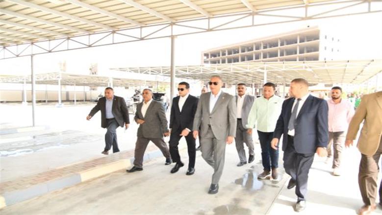 محافظ الفيوم يتفقد مجمع مواقف الفيوم/ القاهرة الجديد