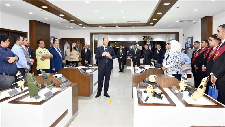 الشركة العربية العالمية للبصريات تستقبل وفد من الإعلاميين وطلبة الأكاديمية العسكرية والجامعات