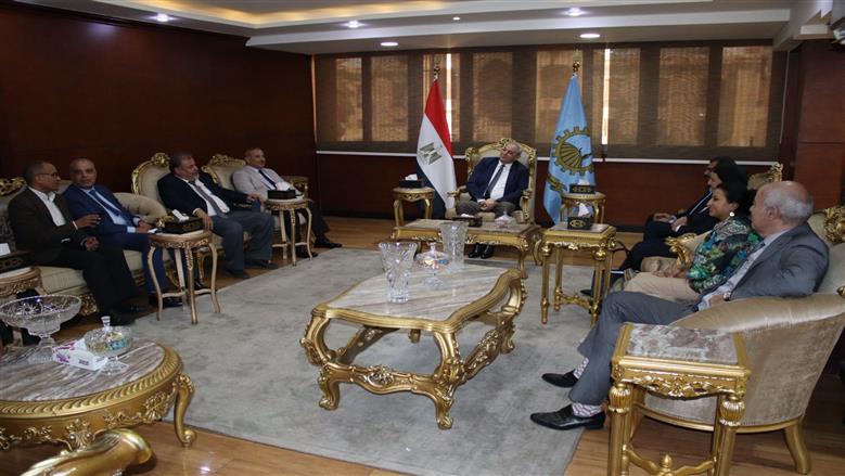 وزيرة البيئة توجه بالتصدي لنوبات تلوث الهواء خلال موسم حصاد الأرز