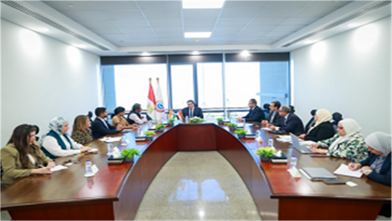 وزير الصحة والسفير الهندي