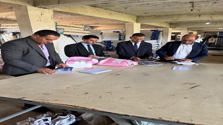 «حماية المستهلك» يضبط مخزنًا سريًا لتصنيع مراتب غير مطابقة للمواصفات في الجيزة