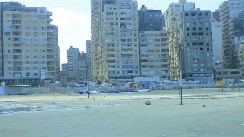 غلق شواطئ الإسكندرية بسبب ملتم أغسطس