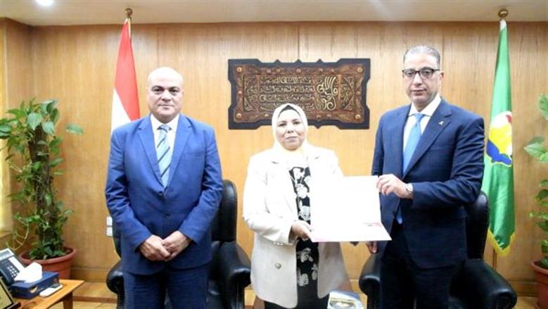 محافظ الفيوم يلتقي رئيس هيئة محو الأمية وتعليم الكبار