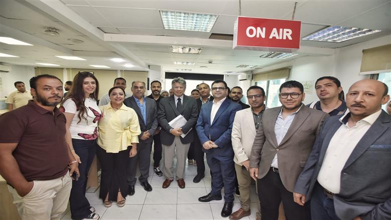 طارق نور رئيس مجلس إدارة الشركة المتحدة للخدمات الإعلامية يزور مقر جريدة الوطن