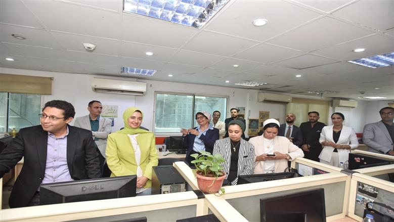 طارق نور رئيس مجلس إدارة الشركة المتحدة للخدمات الإعلامية يزور مقر جريدة الوطن