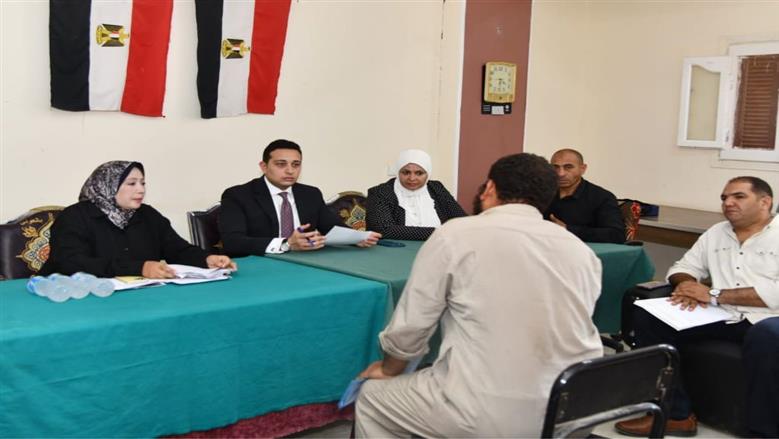 نائب محافظ الفيوم يستمع لشكاوى المواطنين