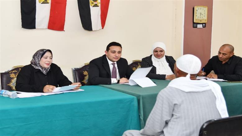 نائب محافظ الفيوم يعقد لقاء لخدمة المواطنين بقرية العجميين بمركز أبشواي