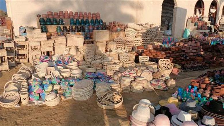 معرض الحرف اليدوية بوادي الريان