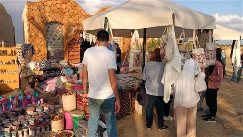 معرض الحرف اليدوية بوادي الريان