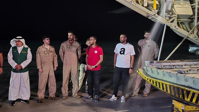 وصول الطائرة الإغاثية السعودية
