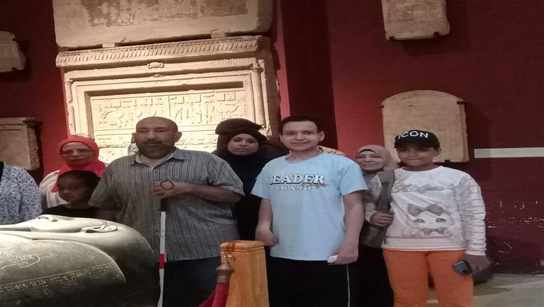 محاربات السرطان خلال زيارتهم للمتحف المصري
