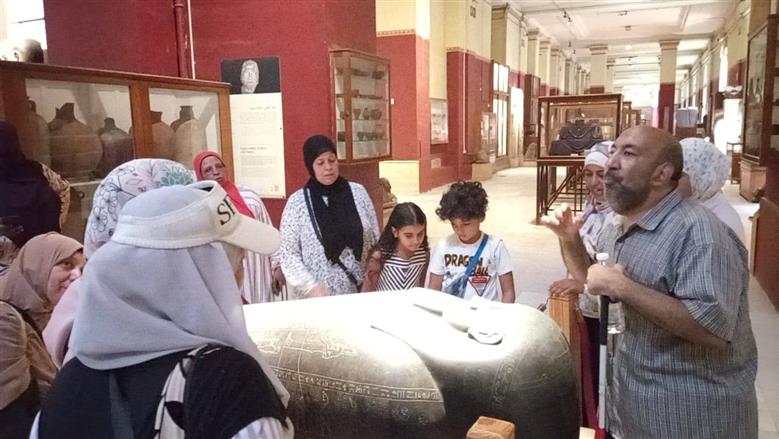 محاربات السرطان خلال زيارتهم للمتحف المصري