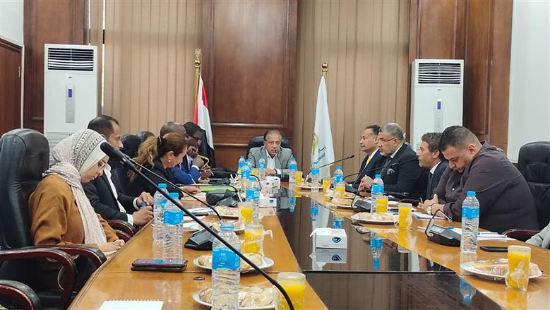 اتحاد الصناعات يبحث تعزيز التعاون مع مجلس القطن والكاجو الإيفواري
