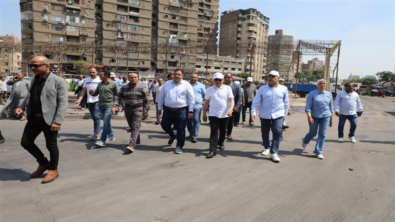 محافظ القاهرة يوجه بإخلاء ميدان رمسيس من الباعة ونقل 1000 ميكروباص إلى موقف أحمد حلمي