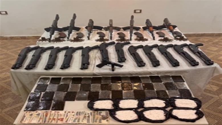 المتهمين والمضبوطات 