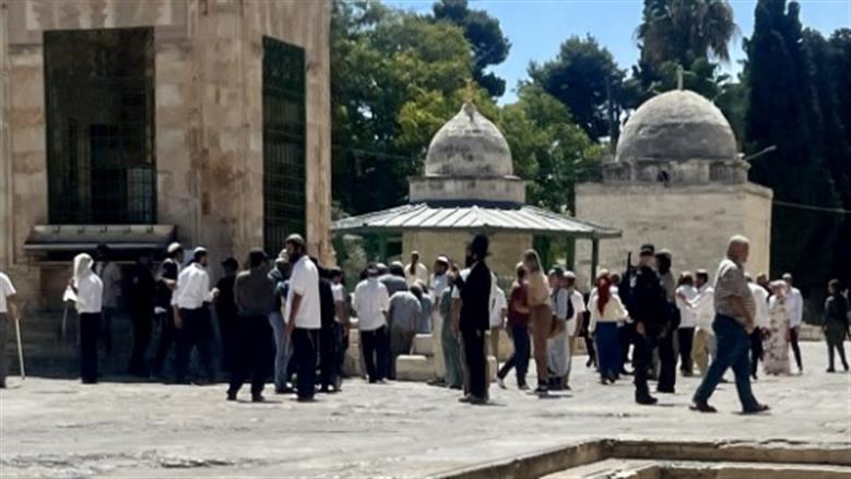 اقتحام باحات المسجد الأقصى