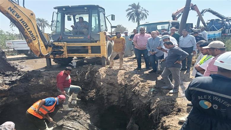 نائب محافظ الجيزة خلال الجولة