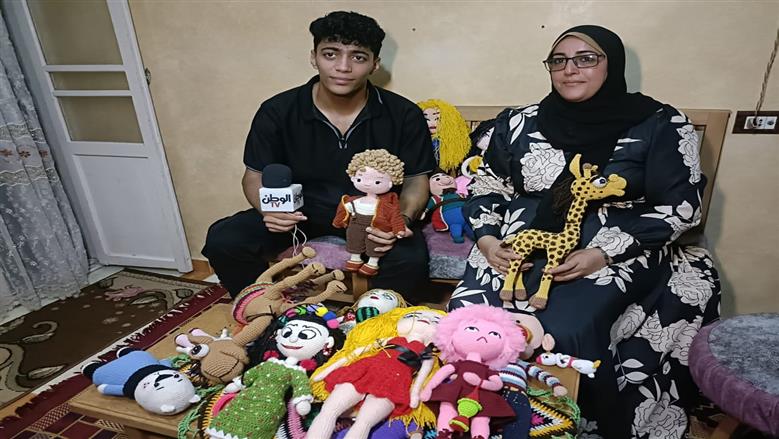 صانعة دمى الأطفال في البحيرة ونجلها