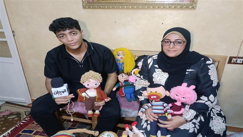 صانعة دمى الأطفال في البحيرة ونجلها