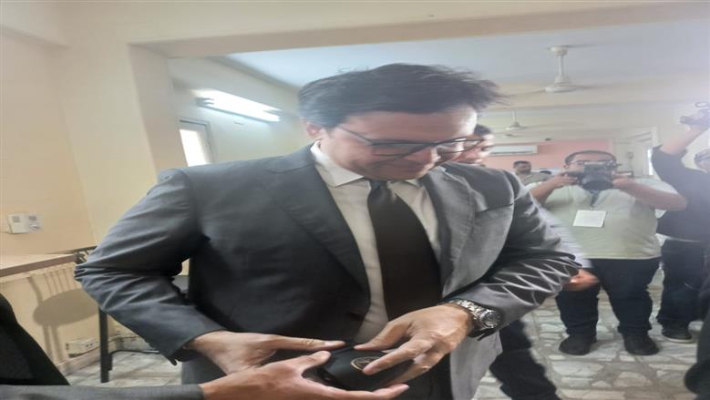 وزير الثقافة يدلي بصوته في إنتخابات مجلس الشيوخ