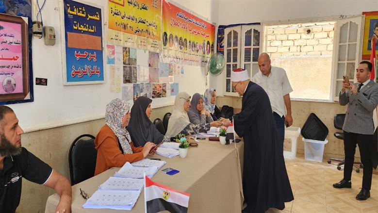 أمين عام حزب الجبهة يدلي بصوته في انتخابات الشيوخ.. ويؤكد: صوتك خنجر في صدر الجماعات الإرهابية