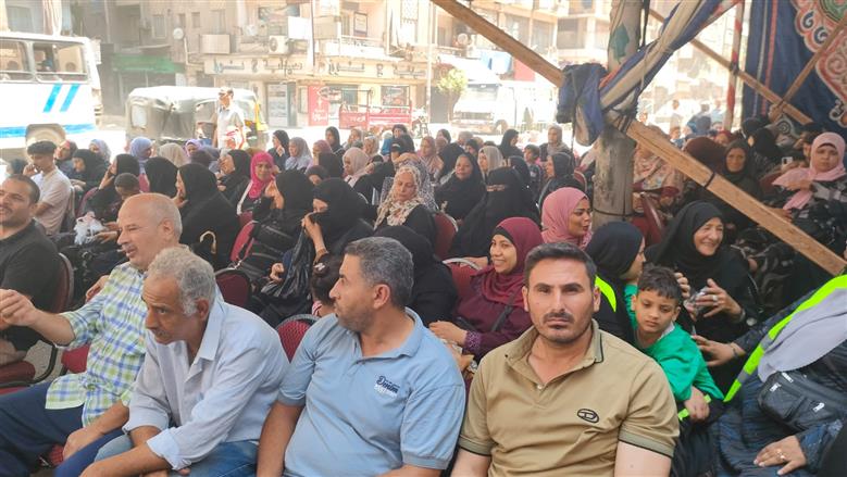 مظلات لحماية الناخبين من أشعة الشمس بناهيا
