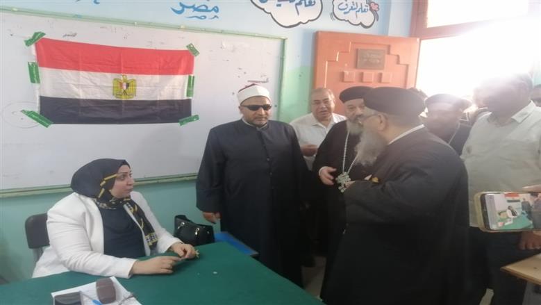 الأزهر والكنيسة يدلون بأصواتهم في انتخابات مجلس الشيوخ