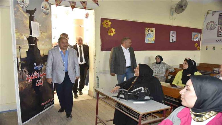 محافظ بورسعيد فى دورة المناهج المطورة