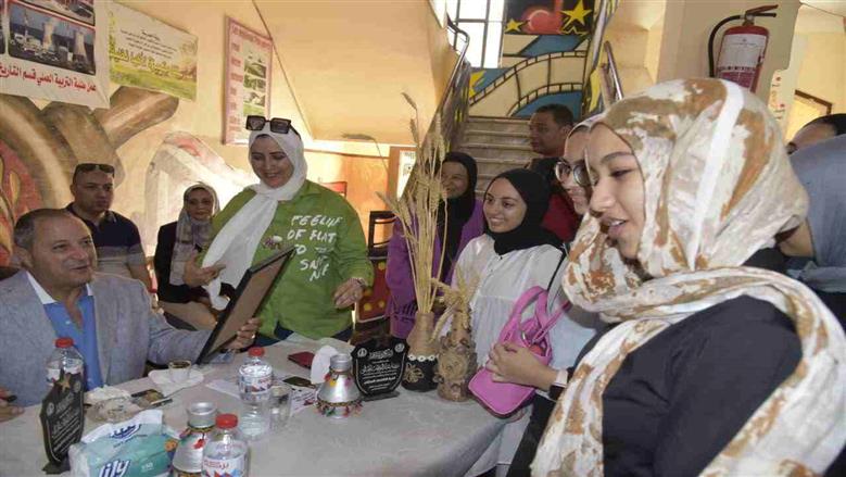 محافظ بورسعيد فى دورة المناهج المطورة