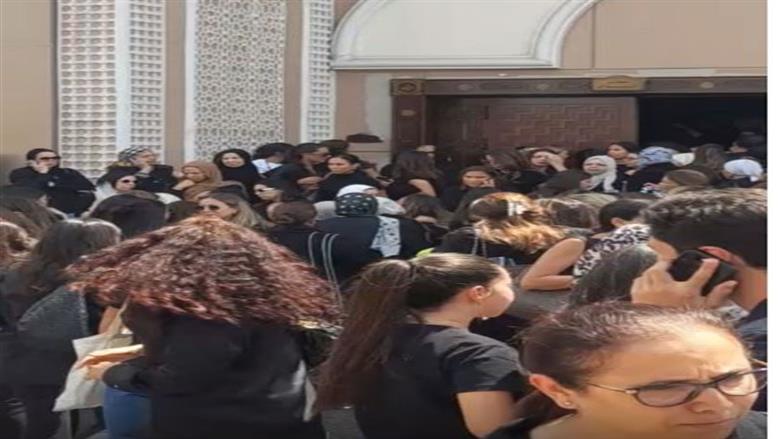 عمرو ستين