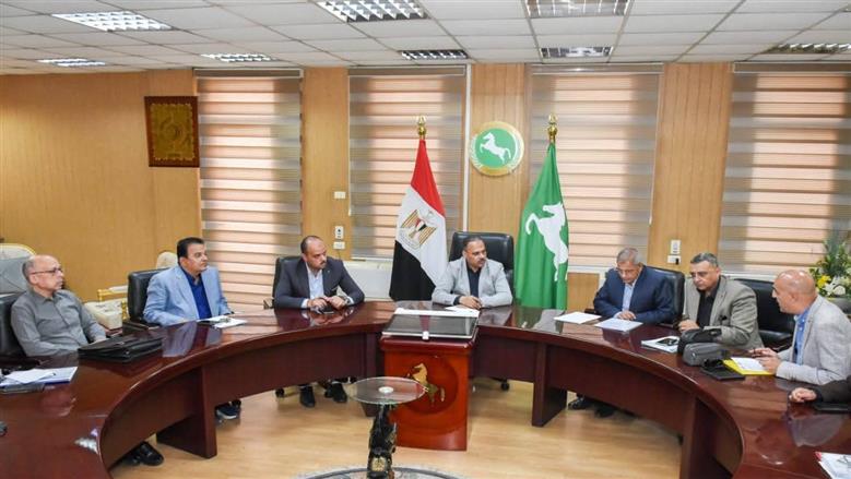 محافظ الشرقية يعقد اجتماعا لدراسة تنفيذ مشروع تغطية جزء من مصرف النعامنة