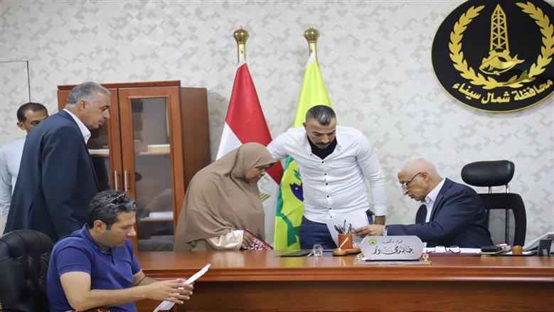 لقاء محافظ شمال سيناء بالمواطنين