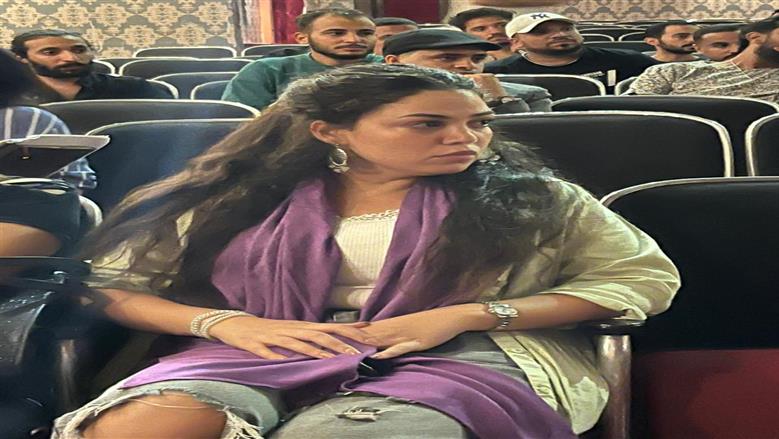 أشرف زكي في لقاء مؤثر مع الفرق المستقلة