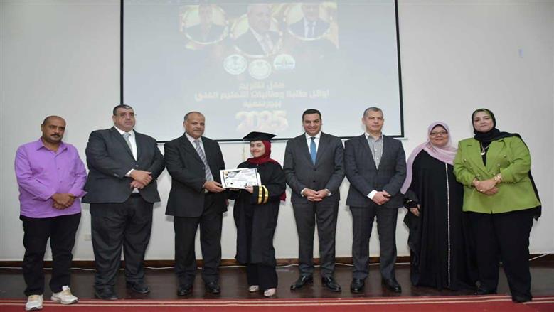 تكريم طلاب التعليم الفنى ببورسعيد