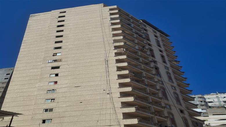 إخلاء عقار المندرة المائل في الإسكندرية تمهيدًا للإزالة الجزئية
