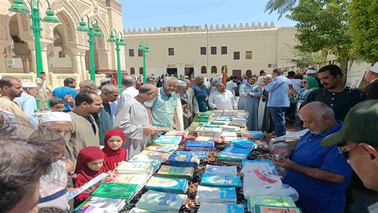 معرض الكتاب الديني بقنا