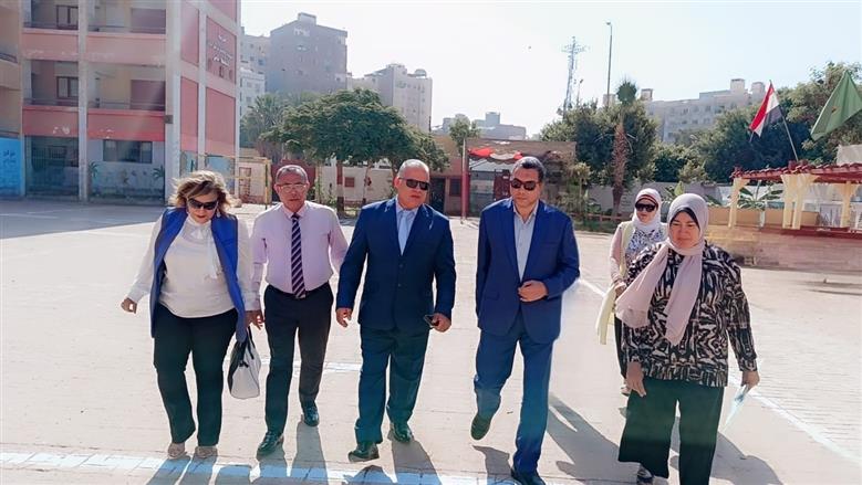 مدير تعليم الفيوم يتفقد المدارس