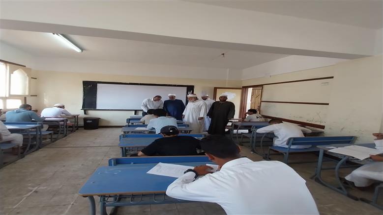 خلال انعقد اختبارات القبول لمعاهد القراءات في مطروح ومتابعة رئيس المنطقة الأزهرية للجان