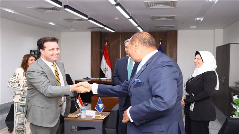 محافظ دمياط يستقبل السفيرة الأمريكية 