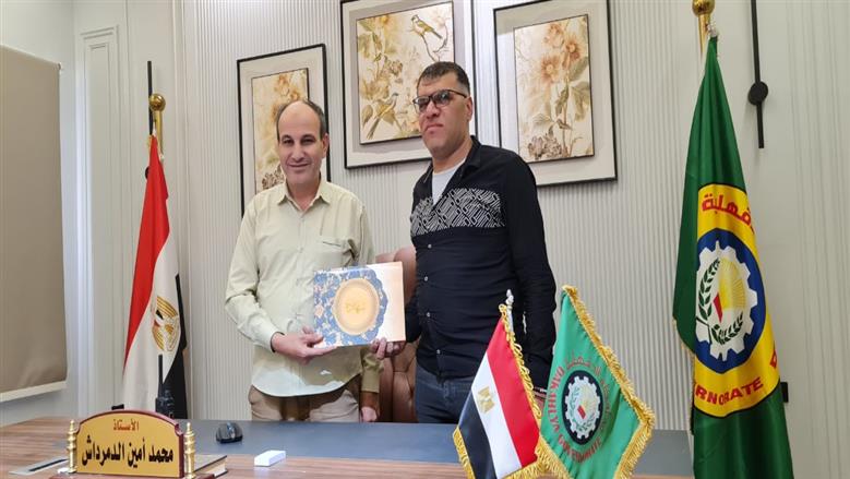 تكريم مدير إدارة نظافة