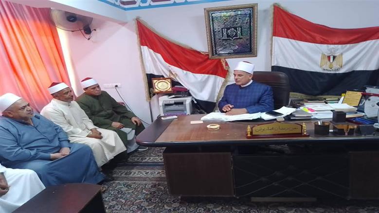 وكيل «أوقاف كفر الشيخ» يجري مقابلات مع المحالين للمعاش للاستفادة منهم في الخطابة والدعوة 