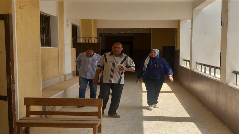 وكيل الوزارة ينظم جولة تفقدية على مدارس الفيوم