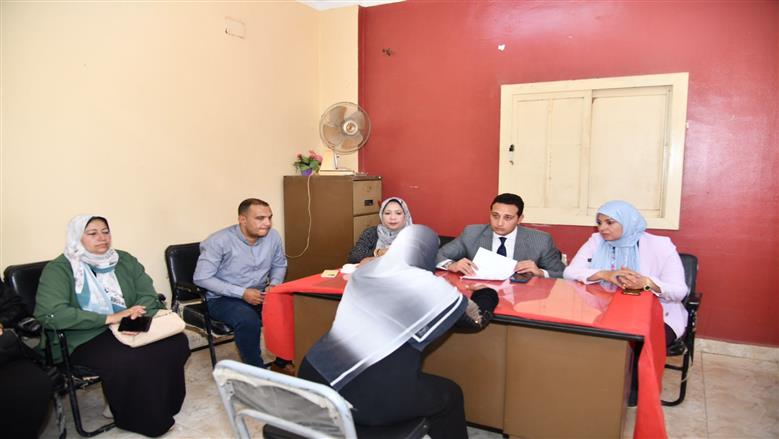 نائب محافظ الفيوم يستمع لشكاوى المواطنين