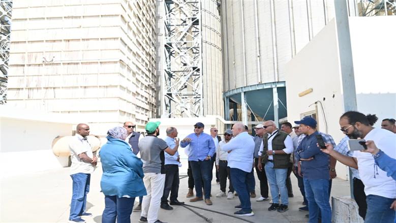 وزير الري يتفقد الموقف التنفيذي لـ«مشروع تنمية جنوب الوادي»